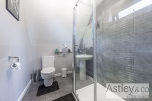 ensuite- click for photo gallery